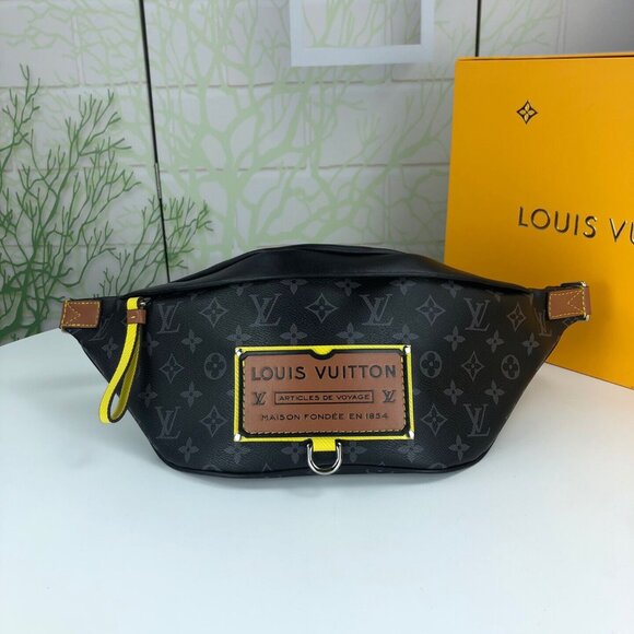 Louis Vuitton Discovery Bumbag - Picture 1 of 9
